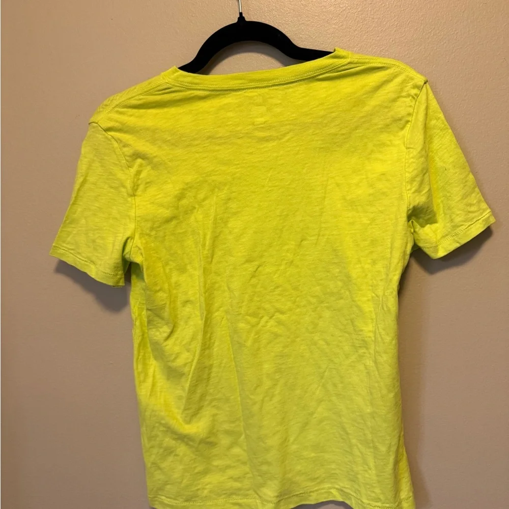 NWOT GAP Men's Neon Yellow Short‎ Sleeve Tee